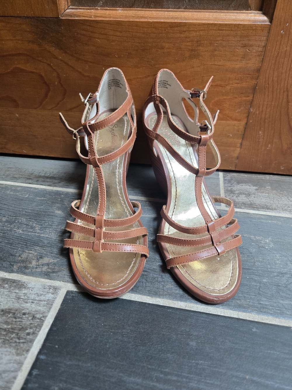 Women's Strappy T‑Bar Wedge Sandals in Brown